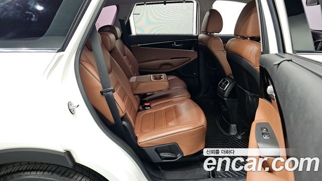 Kia Sorento 2018 — photo 11