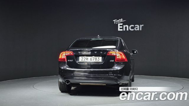 Volvo S60 2015 — photo 4
