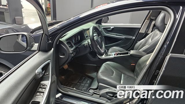 Volvo S60 2015 — photo 10