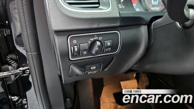 Volvo S60 2015 — photo 17