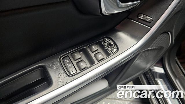 Volvo S60 2015 — photo 18