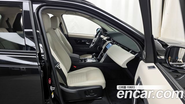 Land Rover Discovery Sport 2023 — photo 16