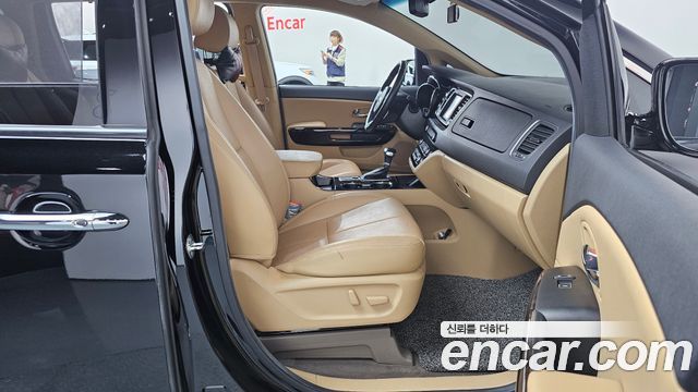 Kia Canival 2019 — photo 11