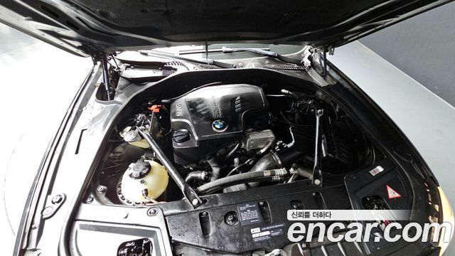 BMW 5-Series 2012 — photo 6