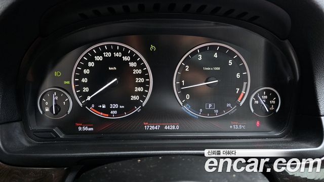 BMW 5-Series 2012 — photo 8