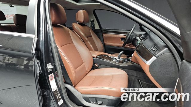 BMW 5-Series 2012 — photo 10