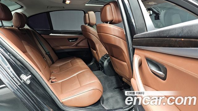BMW 5-Series 2012 — photo 11