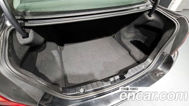 BMW 5-Series 2012 — photo 20