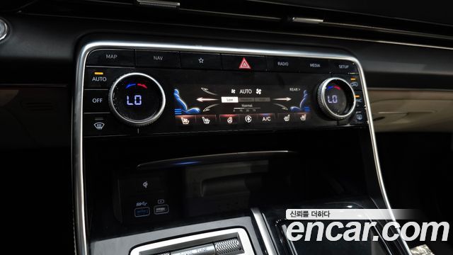 Genesis GV80 2020 — photo 17