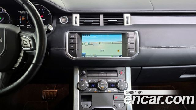 Land Rover Range Rover Evoque 2015 — photo 14