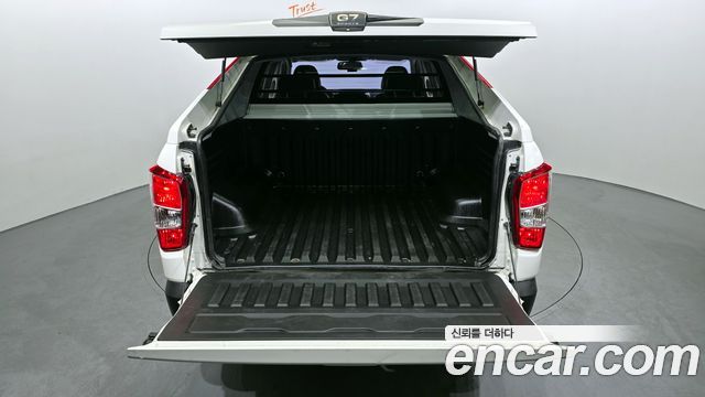 KG Mobility Rexton 2018 — photo 20