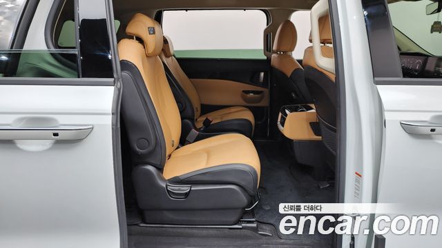 Kia Canival 2023 — photo 12