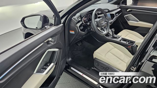 Audi Q3 2025 — photo 11