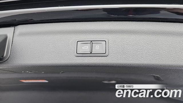 Audi Q3 2025 — photo 17