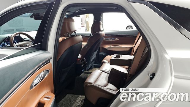 Genesis GV70 2021 — photo 11