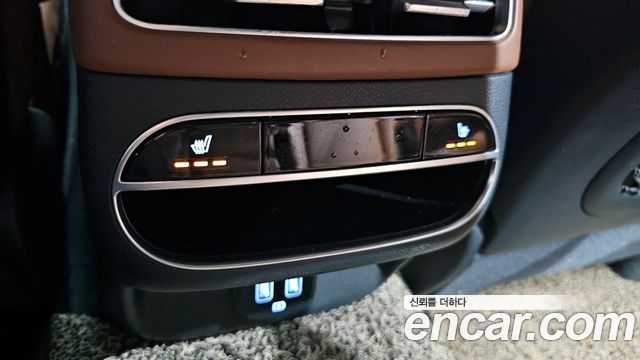 Genesis GV70 2021 — photo 18