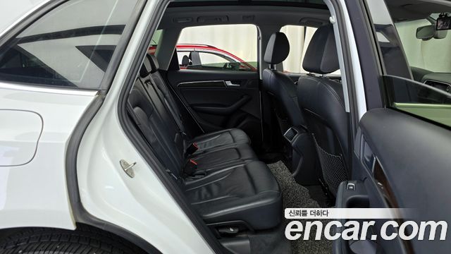 Audi Q5 2015 — photo 12