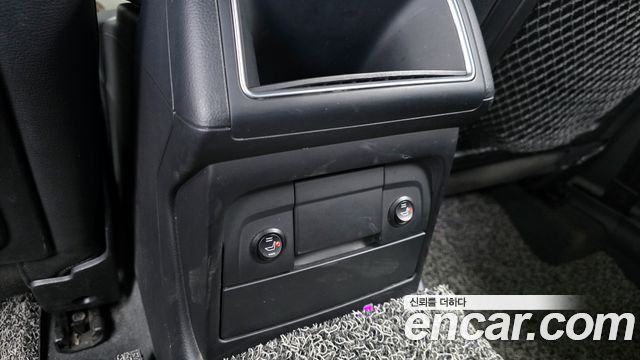 Audi Q5 2015 — photo 19