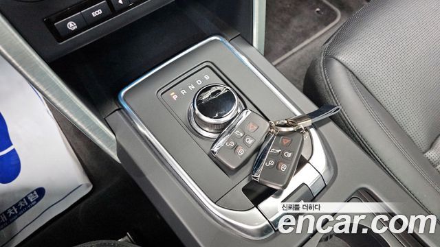 Land Rover Discovery Sport 2018 — photo 9