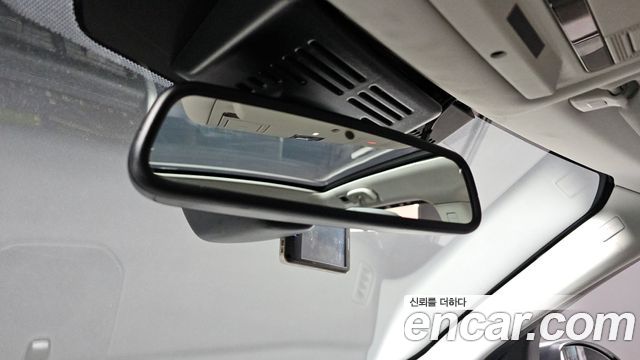 Land Rover Discovery Sport 2018 — photo 17