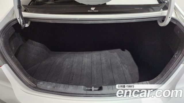 Hyundai AVANTE 2016 — photo 20