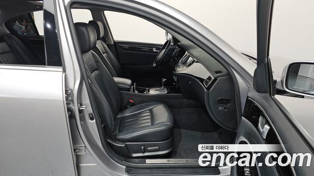 Hyundai Genesis 2013 — photo 11