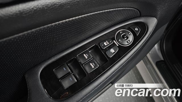 Hyundai Genesis 2013 — photo 16