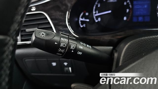 Hyundai Genesis 2013 — photo 17