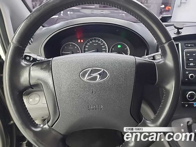 Hyundai Starex 2019 — photo 15