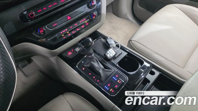 Kia Canival 2016 — photo 9