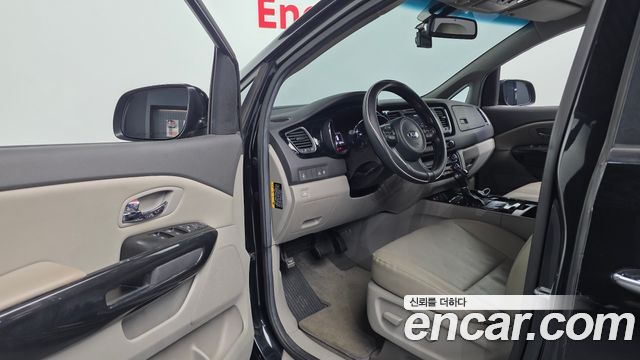 Kia Canival 2016 — photo 10