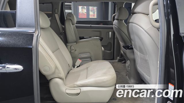 Kia Canival 2016 — photo 12