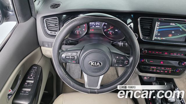 Kia Canival 2016 — photo 13