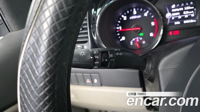 Kia Canival 2016 — photo 17