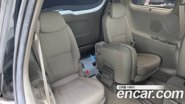 Kia Canival 2016 — photo 18