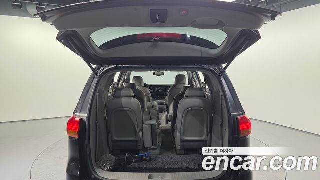 Kia Canival 2016 — photo 20