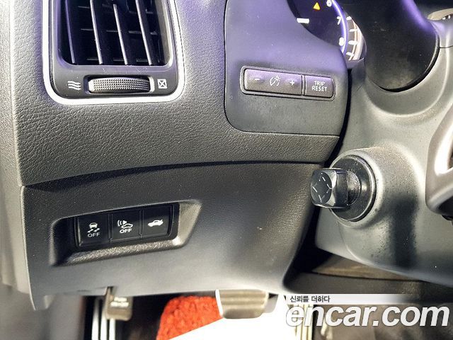 Infiniti Q50 2017 — photo 11