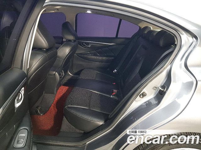 Infiniti Q50 2017 — photo 14