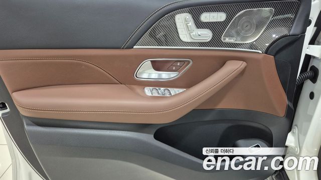 Mercedes-Benz GLE-Class 2025 — photo 9