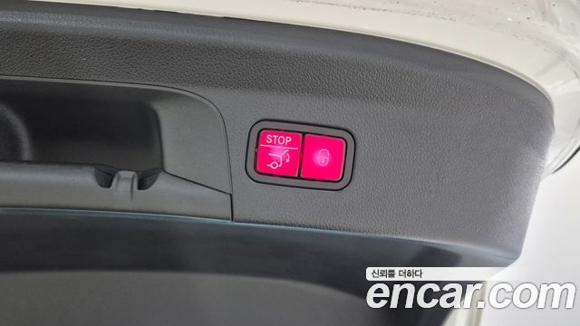 Mercedes-Benz GLE-Class 2025 — photo 12