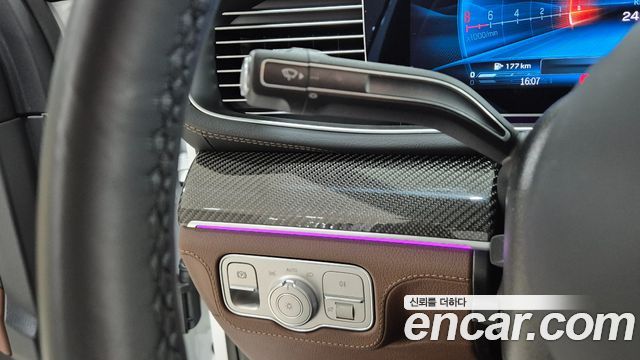 Mercedes-Benz GLE-Class 2025 — photo 13