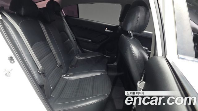 Kia K3 2017 — photo 12