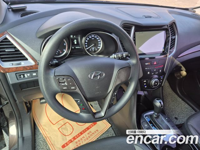 Hyundai Santafe 2018 — photo 17