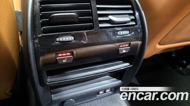 BMW 5-Series 2022 — photo 18