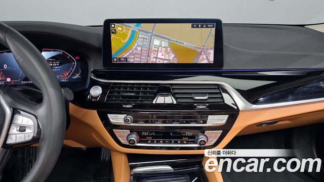BMW 5-Series 2022 — photo 19