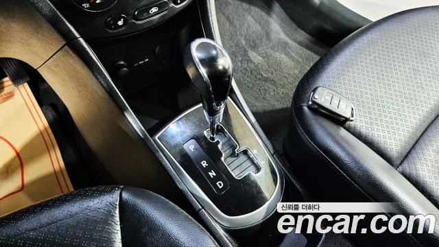Hyundai Accent 2014 — photo 11