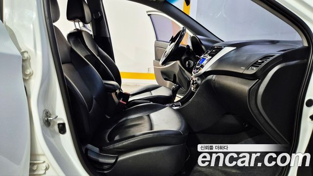 Hyundai Accent 2014 — photo 15