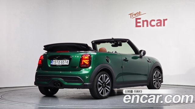 Mini Cooper Convertible 2024 — photo 2