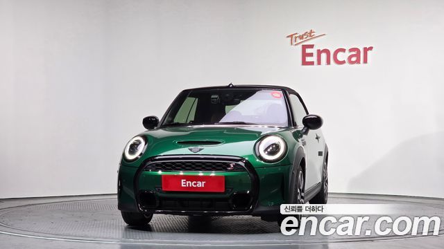 Mini Cooper Convertible 2024 — photo 3