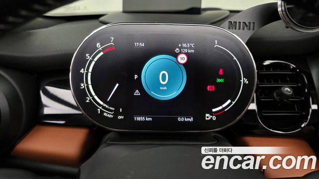 Mini Cooper Convertible 2024 — photo 8